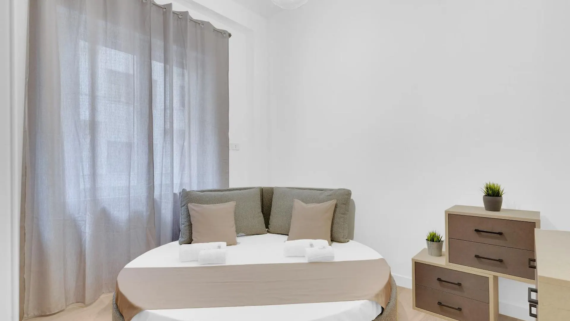 Apartament Mi Casa Via Torino Mediolan 0*,  Włochy